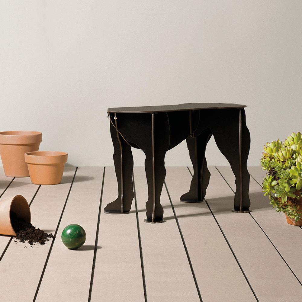 Petit banc tabouret en forme de chien Rex, marque Ibride design