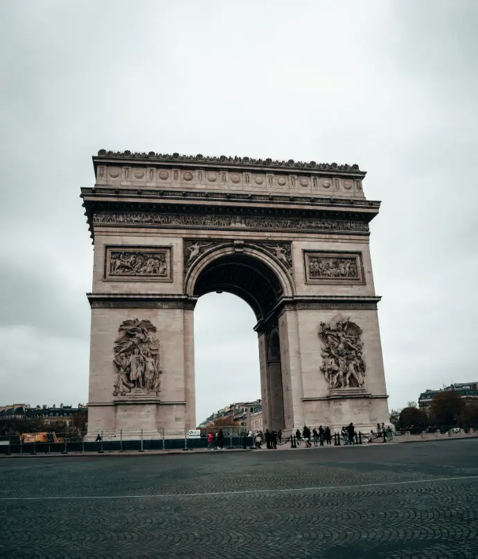 Une console inspirée par les arcs de triomphe
