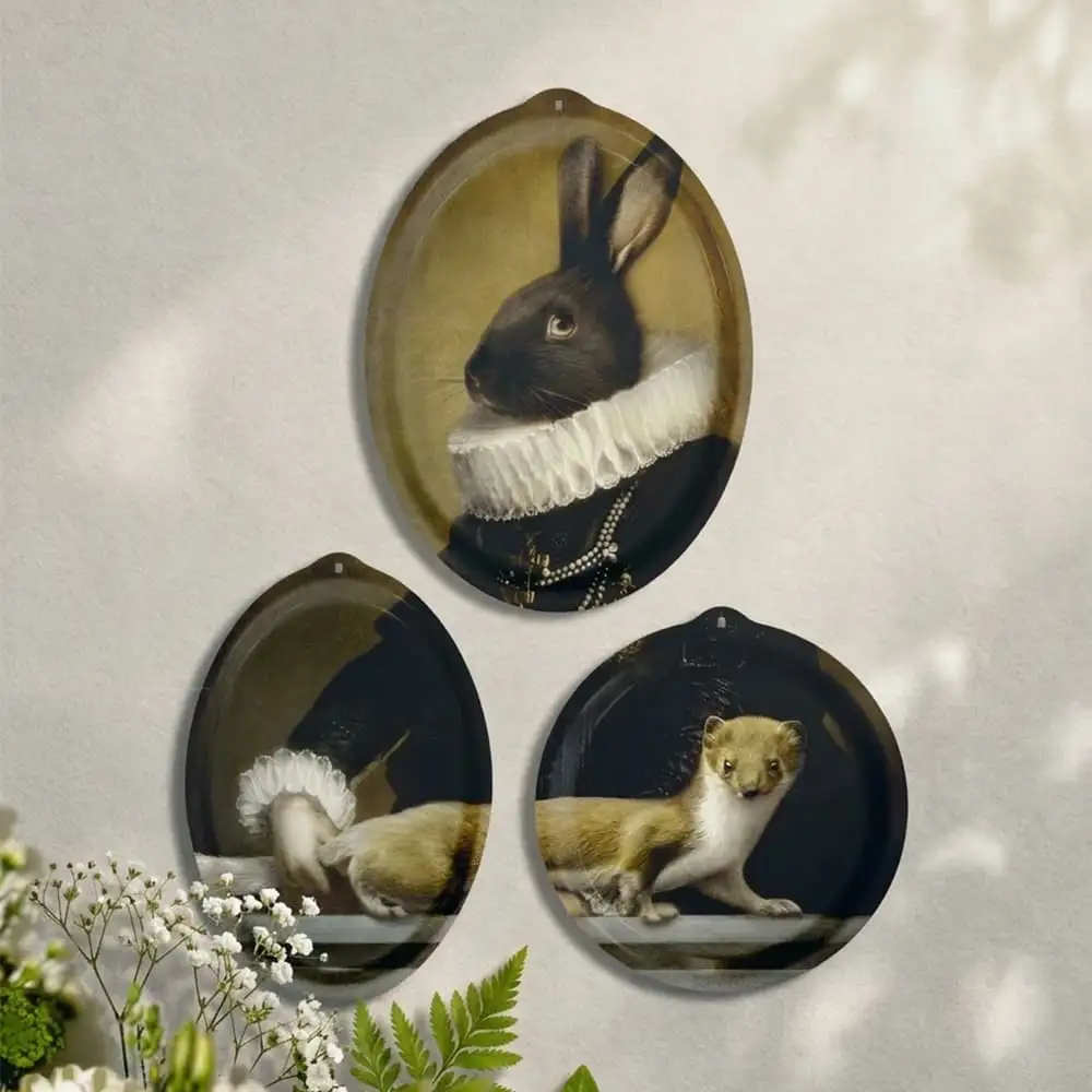 Trois plateaux Ibride à portraits d’animaux au mur — découvrir la Galerie de portraits